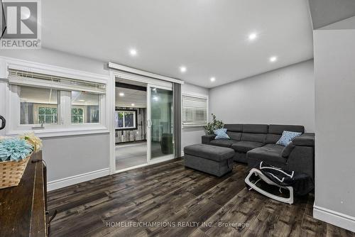 26 Cartier Crescent, Toronto, ON - Indoor