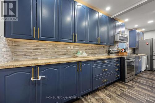 26 Cartier Crescent, Toronto, ON - Indoor Photo Showing Kitchen With Upgraded Kitchen