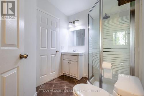 53 Guyatt Road, Hamilton, ON - Indoor Photo Showing Bathroom