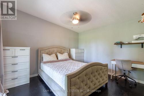 53 Guyatt Road, Hamilton, ON - Indoor Photo Showing Bedroom