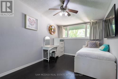 53 Guyatt Road, Hamilton, ON - Indoor Photo Showing Bedroom