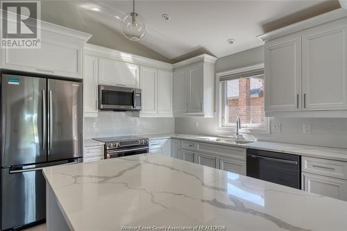 66 York Boulevard, Kingsville, ON - Indoor Photo Showing Kitchen