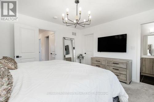 108 Fairlane Avenue, Barrie, ON - Indoor Photo Showing Bedroom