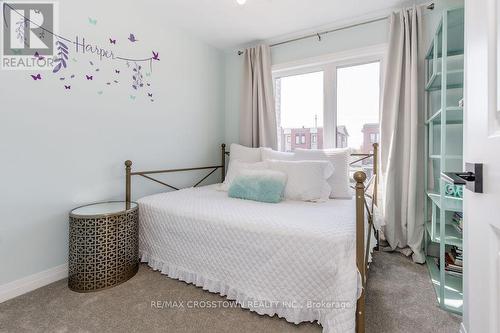 108 Fairlane Avenue, Barrie, ON - Indoor Photo Showing Bedroom