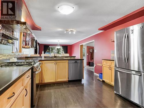 1630 168 Mile Road, Williams Lake, BC - Indoor Photo Showing Kitchen