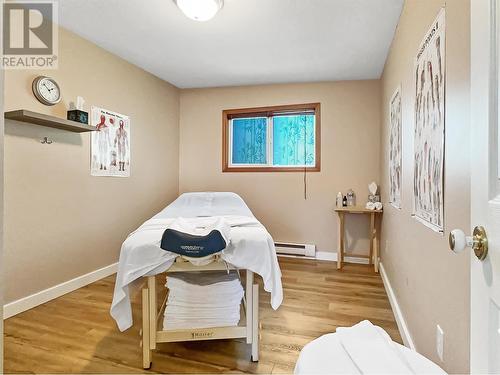 1630 168 Mile Road, Williams Lake, BC - Indoor Photo Showing Bedroom