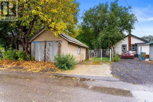 1424 Queen Street, Regina, SK - Outdoor