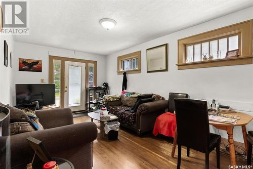 1424 Queen Street, Regina, SK - Indoor Photo Showing Living Room