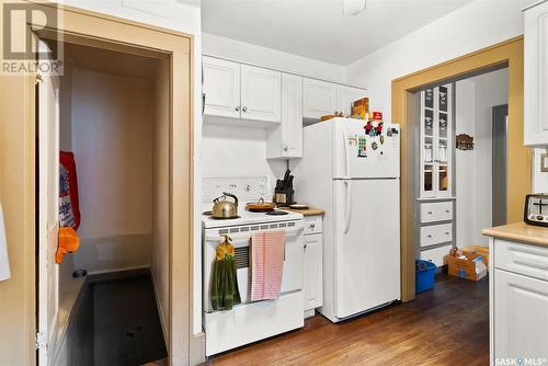 1424 Queen Street, Regina, SK - Indoor Photo Showing Kitchen