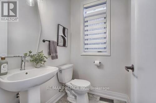 73 Ferragine Crescent, Bradford West Gwillimbury, ON - Indoor Photo Showing Bathroom