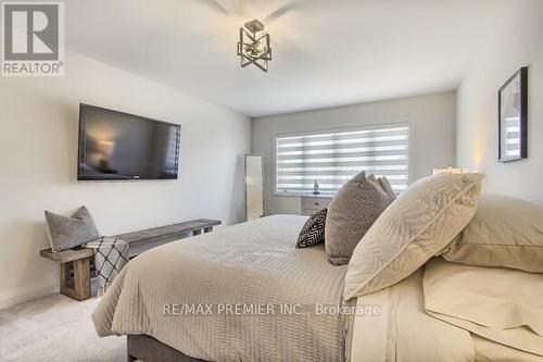 73 Ferragine Crescent, Bradford West Gwillimbury, ON - Indoor Photo Showing Bedroom