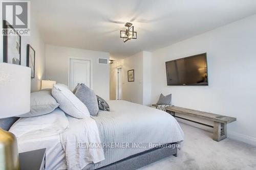 73 Ferragine Crescent, Bradford West Gwillimbury, ON - Indoor Photo Showing Bedroom