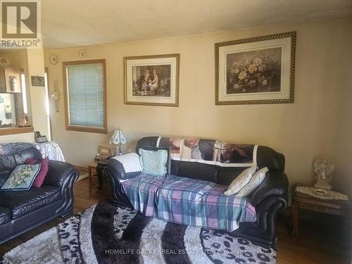 20 Billingsgate Crescent, Ajax, ON - Indoor Photo Showing Bedroom