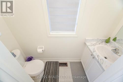 664 Fleetwood Drive, Oshawa, ON - Indoor Photo Showing Bathroom