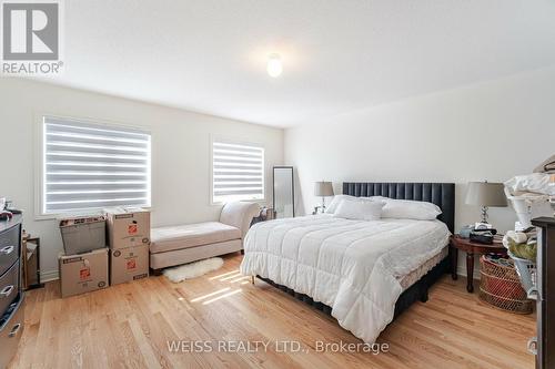 664 Fleetwood Drive, Oshawa, ON - Indoor Photo Showing Bedroom