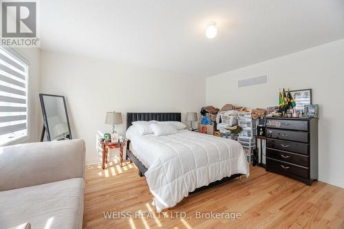 664 Fleetwood Drive, Oshawa, ON - Indoor Photo Showing Bedroom