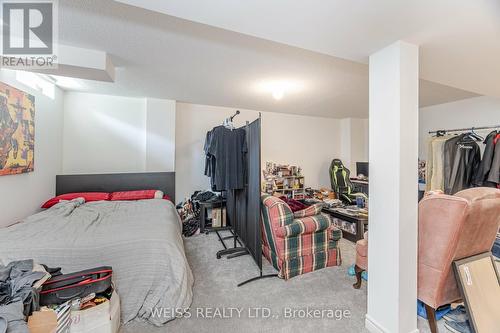 664 Fleetwood Drive, Oshawa, ON - Indoor Photo Showing Bedroom