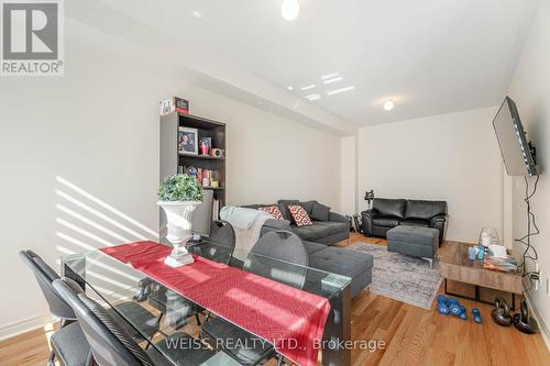 664 Fleetwood Drive, Oshawa, ON - Indoor Photo Showing Living Room