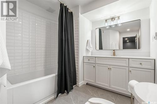 426 Delaronde Road, Saskatoon, SK - Indoor Photo Showing Bathroom