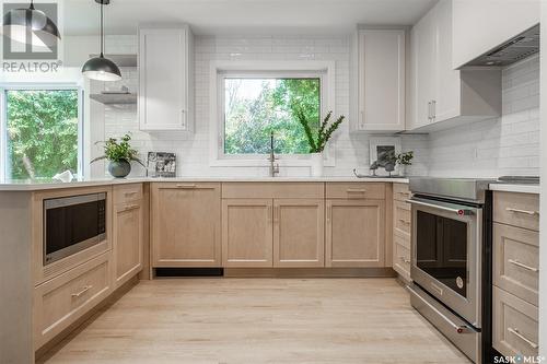 426 Delaronde Road, Saskatoon, SK - Indoor Photo Showing Kitchen With Upgraded Kitchen