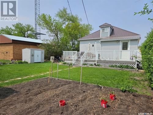 602 Railway Avenue, Bienfait, SK - Outdoor With Deck Patio Veranda