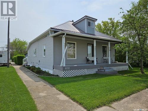 602 Railway Avenue, Bienfait, SK - Outdoor With Deck Patio Veranda