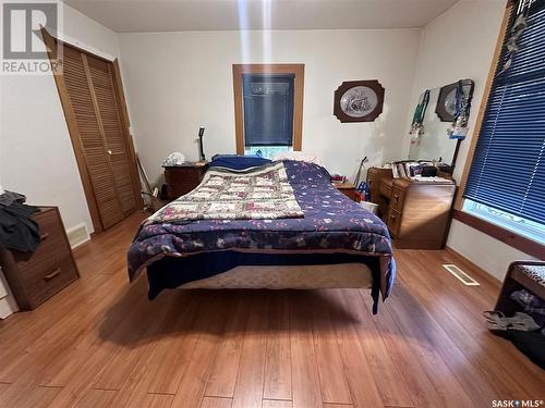 602 Railway Avenue, Bienfait, SK - Indoor Photo Showing Bedroom