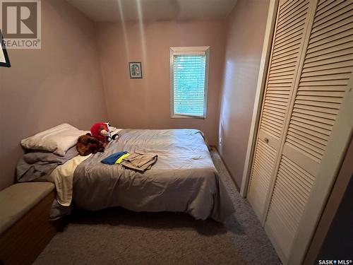 602 Railway Avenue, Bienfait, SK - Indoor Photo Showing Bedroom