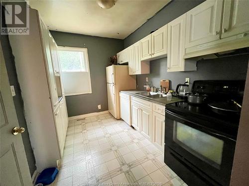 430-32 Campbell Avenue, Windsor, ON - Indoor Photo Showing Kitchen With Double Sink