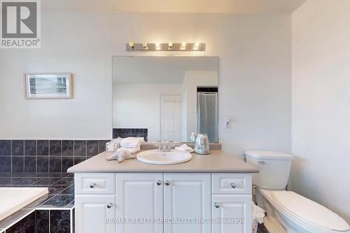 5 Rangeland Road, Brampton (Sandringham-Wellington), ON - Indoor Photo Showing Bathroom