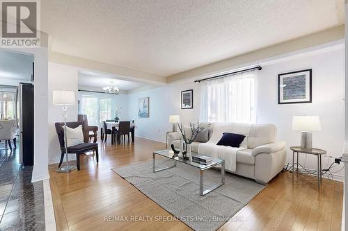 5 Rangeland Road, Brampton (Sandringham-Wellington), ON - Indoor Photo Showing Living Room