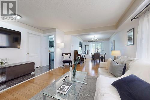 5 Rangeland Road, Brampton (Sandringham-Wellington), ON - Indoor Photo Showing Living Room