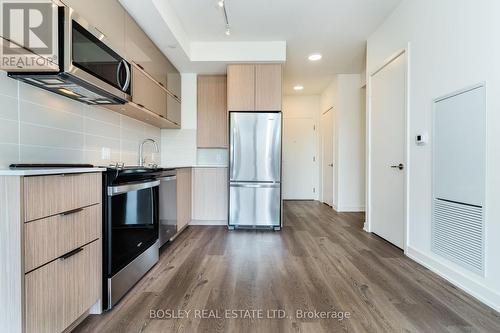 513 - 10 Deerlick Court, Toronto, ON - Indoor Photo Showing Kitchen With Upgraded Kitchen