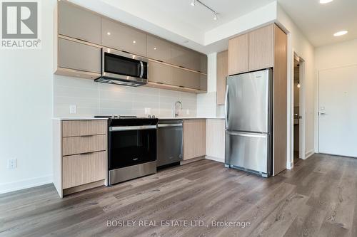 513 - 10 Deerlick Court, Toronto, ON - Indoor Photo Showing Kitchen