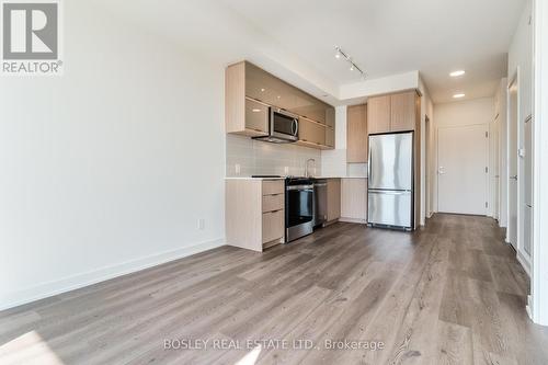 513 - 10 Deerlick Court, Toronto, ON - Indoor Photo Showing Kitchen