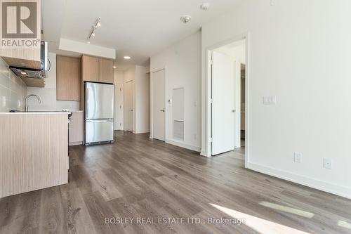 513 - 10 Deerlick Court, Toronto, ON - Indoor Photo Showing Kitchen