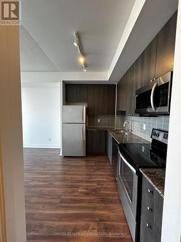 1007 - 68 Merton Street, Toronto, ON - Indoor Photo Showing Kitchen