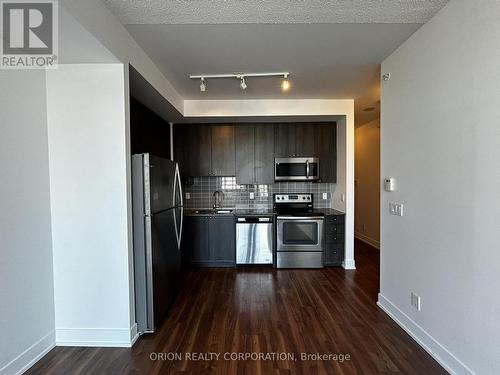 1007 - 68 Merton Street, Toronto, ON - Indoor Photo Showing Kitchen