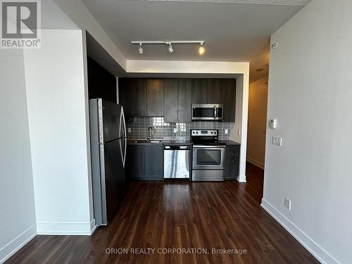 1007 - 68 Merton Street, Toronto (Mount Pleasant West), ON - Indoor Photo Showing Kitchen With Stainless Steel Kitchen