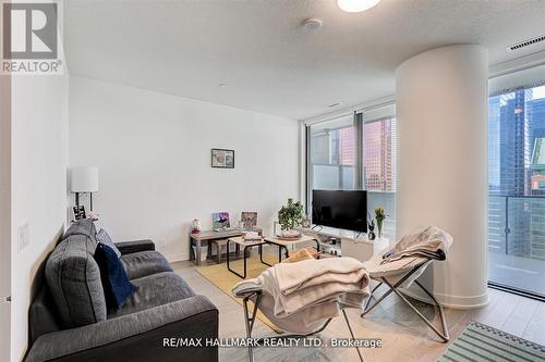 2406 - 25 Richmond Street E, Toronto, ON - Indoor Photo Showing Living Room