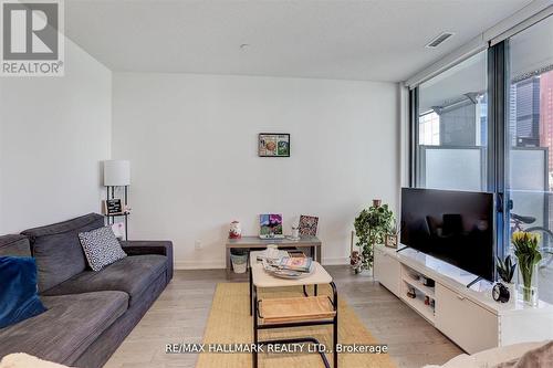 2406 - 25 Richmond Street E, Toronto, ON - Indoor Photo Showing Living Room