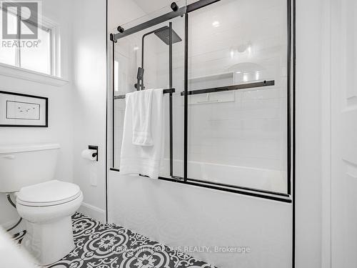 2 Davenrich Court, Brampton, ON - Indoor Photo Showing Bathroom