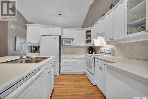 114 801 Heritage Crescent, Saskatoon, SK - Indoor Photo Showing Kitchen With Double Sink