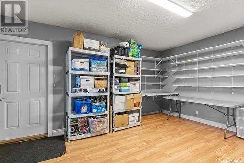 1414 Lorne Avenue, Saskatoon, SK - Indoor With Storage