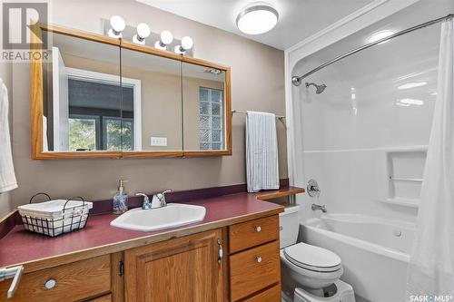 1414 Lorne Avenue, Saskatoon, SK - Indoor Photo Showing Bathroom