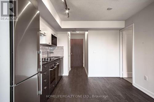 719 - 275 Village Green Square, Toronto, ON - Indoor Photo Showing Kitchen