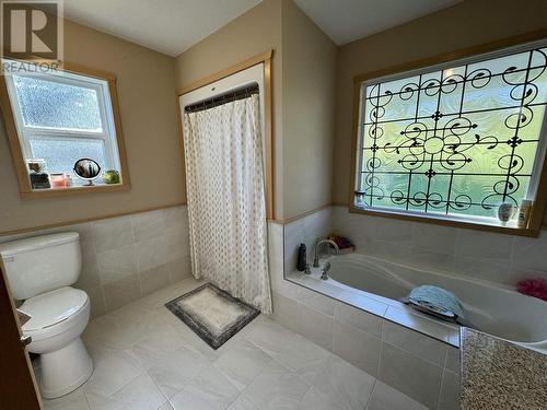 2208 Grebe Drive, Williams Lake, BC - Indoor Photo Showing Bathroom