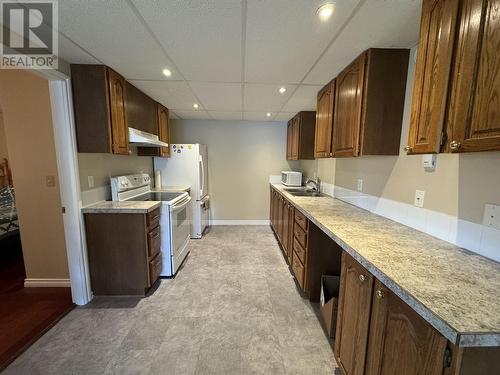 2208 Grebe Drive, Williams Lake, BC - Indoor Photo Showing Kitchen