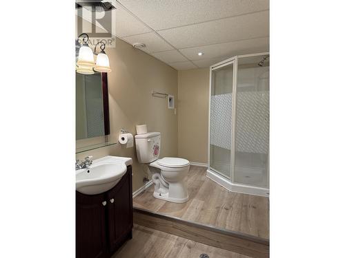 2208 Grebe Drive, Williams Lake, BC - Indoor Photo Showing Bathroom