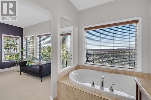 4822 Carmel Crescent, Kelowna, BC - Indoor Photo Showing Bathroom